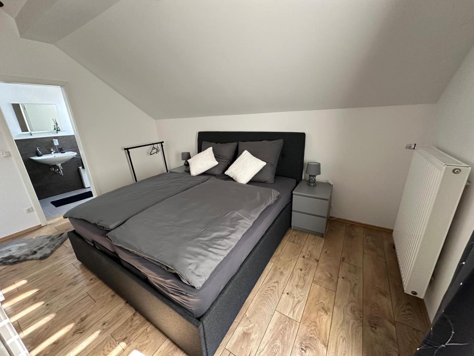 Mola Apartments-Charmante Ferienwohnung Im Herdecke Zentrum Fuer 3 Personen-Grosse Dachterrasse-Grill-Gratis Parken-Wlan Buitenkant foto